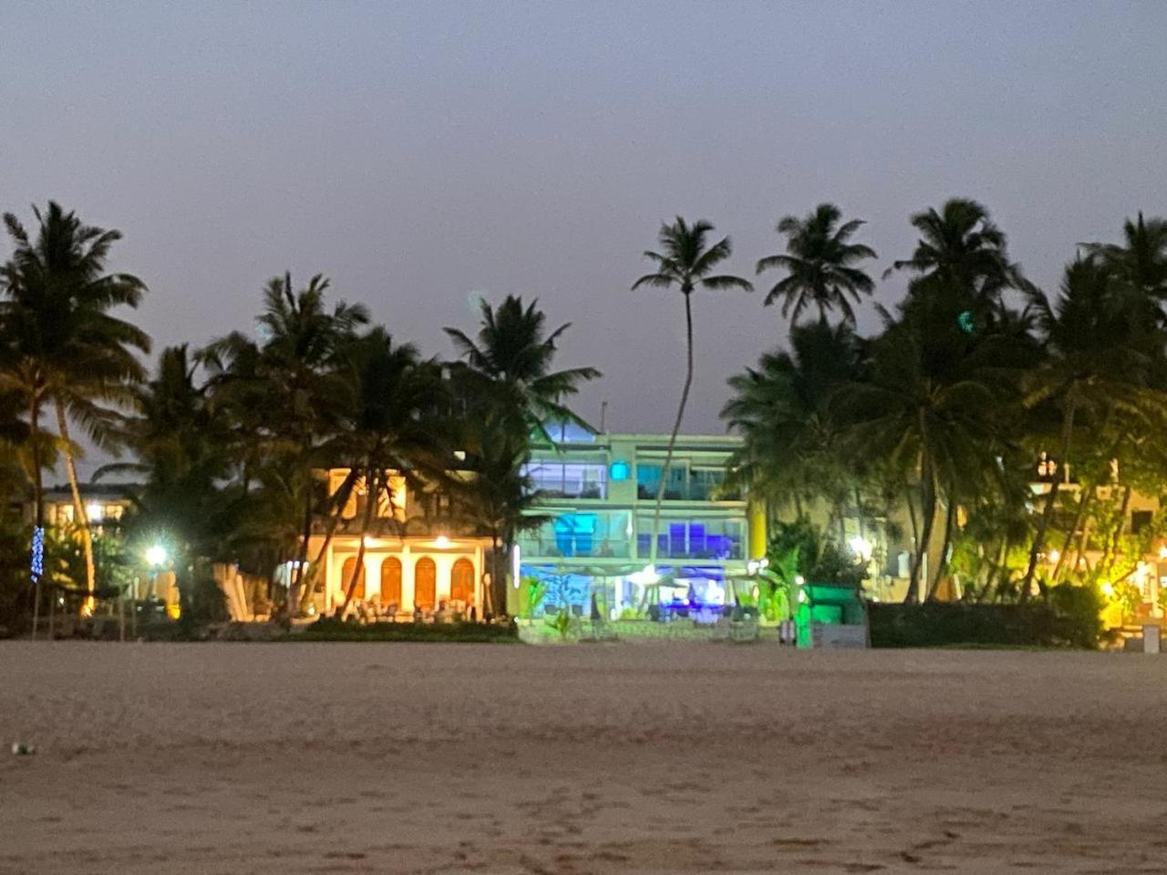 Josan Villa With A Glorious Beach And Sea View Habaraduwa Central Exterior foto